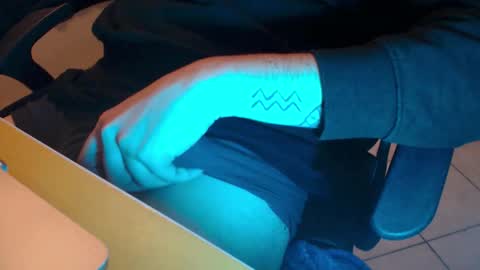 Snapshot of lil_j_ chatting on October 9, 2025, 7:56 pm lil_j_ online show from October 9, 2025, 7:56 pm