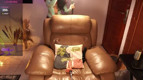 Snapshot of lil_kxx chatting on April 20, 2026, 2:25 am Miss K online show from April 20, 2026, 2:25 am