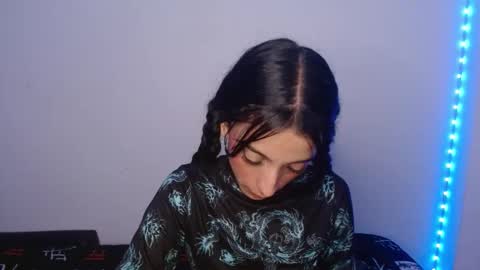 Snapshot of lil_lisaa chatting on February 27, 2025, 8:28 am Lisaa online show from February 27, 2025, 8:28 am