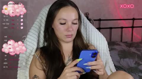 Snapshot of lil_luna_x chatting on September 15, 2025, 8:53 pm little moon online show from September 15, 2025, 8:53 pm