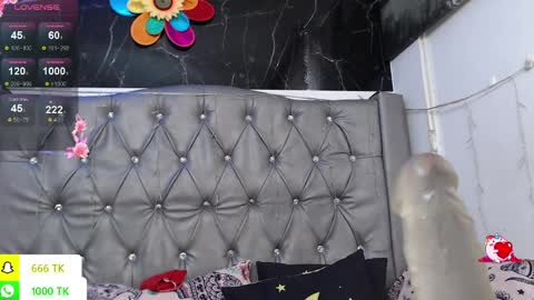 Snapshot of lila_gummy_ chatting on April 1, 2026, 12:28 pm online show from April 1, 2026, 12:28 pm