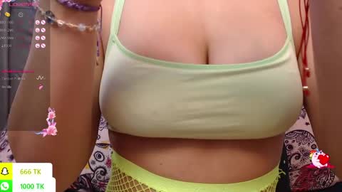 Snapshot of lila_gummy_ chatting on April 23, 2026, 12:29 pm online show from April 23, 2026, 12:29 pm