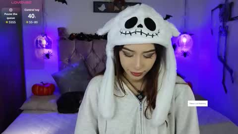 Snapshot of lila_min chatting on October 21, 2025, 2:07 pm lila_min online show from October 21, 2025, 2:07 pm