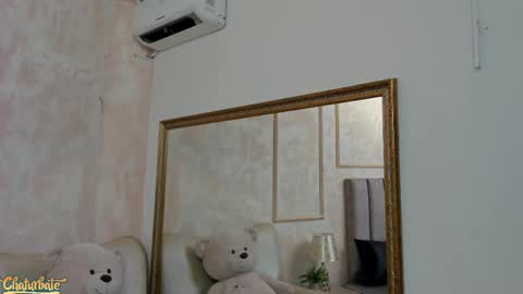 lila bailey  online show from September 26, 2025, 7:40 pm