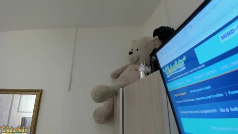 lila bailey  online show from October 19, 2025, 7:36 pm