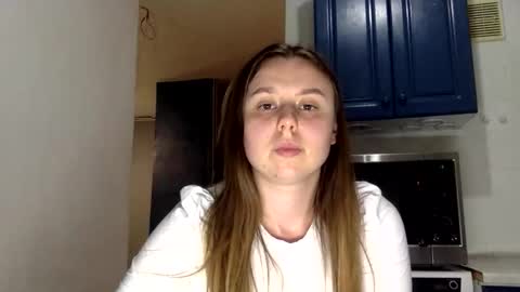 Lily online show from September 11, 2025, 6:19 pm