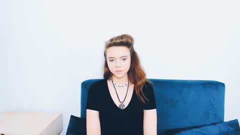 lilaslim online show from December 15, 2025, 7:56 am