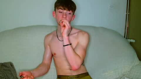 Snapshot of lilbearxxxx chatting on April 4, 2026, 12:42 am lilbearxxxx online show from April 4, 2026, 12:42 am