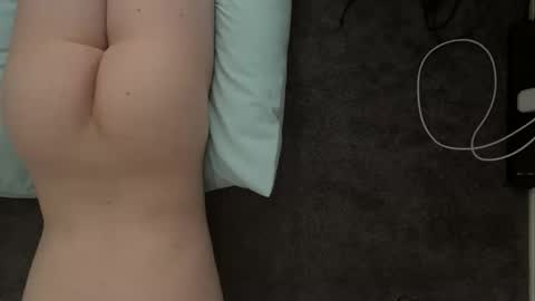 Snapshot of lilbenny05 chatting on January 6, 2025, 4:15 am lilbenny05 online show from January 6, 2025, 4:15 am