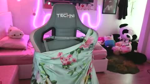 lilbina online show from April 7, 2026, 5:30 am