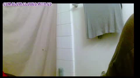 lilbratty_clouds_ogpuffdragon online show from January 15, 2026, 10:09 am