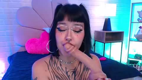 Snapshot of lilcandy19 chatting on July 23, 2026, 2:15 pm lilcandy19 online show from July 23, 2026, 2:15 pm