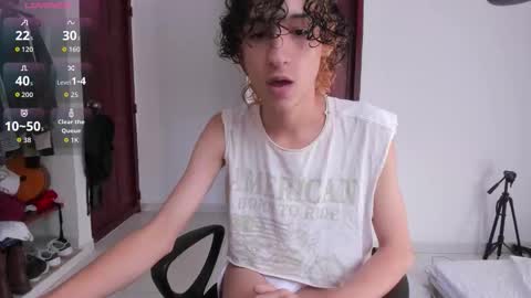 Snapshot of lildan18 chatting on December 15, 2025, 1:26 pm Daniel online show from December 15, 2025, 1:26 pm