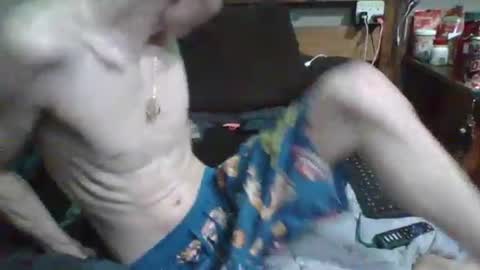 lildman420 online show from April 28, 2026, 3:33 am
