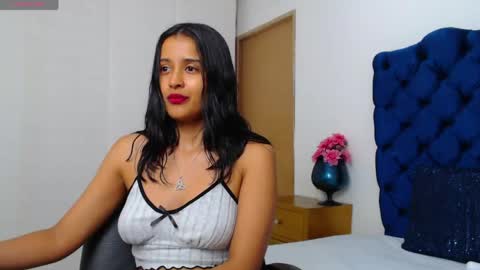 Lili online show from May 7, 2026, 3:23 am