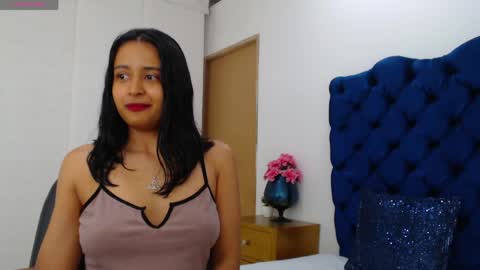Lili online show from May 12, 2026, 3:25 am