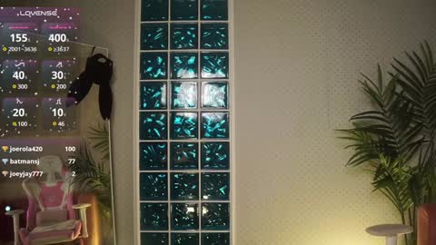 Snapshot of lili_01 chatting on December 10, 2024, 12:49 pm Lili online show from December 10, 2024, 12:49 pm