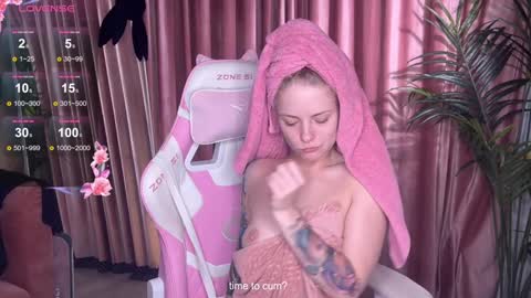 Snapshot of lili_01 chatting on September 16, 2025, 7:15 pm Lili online show from September 16, 2025, 7:15 pm