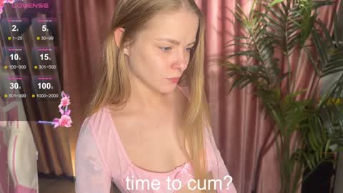 Snapshot of lili_01 chatting on September 30, 2025, 9:47 am Lili online show from September 30, 2025, 9:47 am