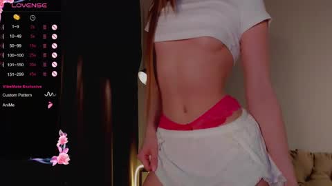 lili__roze_ online show from February 18, 2025, 9:42 pm