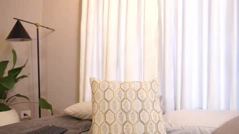 Lili  online show from March 2, 2026, 12:34 pm