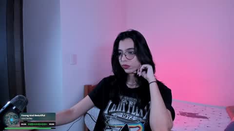 Snapshot of lili_goth_ chatting on February 8, 2025, 6:43 am Lili online show from February 8, 2025, 6:43 am