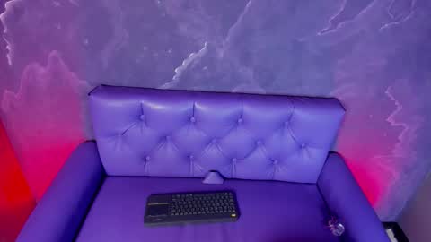 Snapshot of lili_milk20 chatting on September 27, 2025, 7:19 pm Lili  online show from September 27, 2025, 7:19 pm