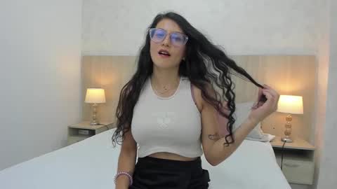 Lili Morales online show from February 10, 2025, 3:42 pm