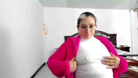 liliamilf online show from December 4, 2024, 3:48 am