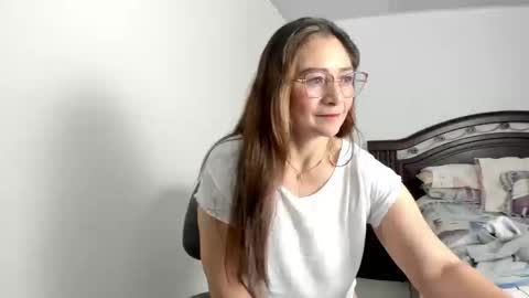 liliamilf online show from January 15, 2025, 11:40 pm