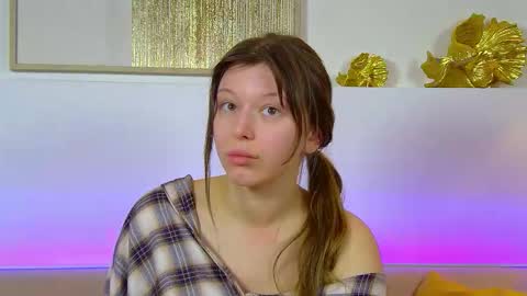 Mia online show from February 3, 2026, 6:40 am