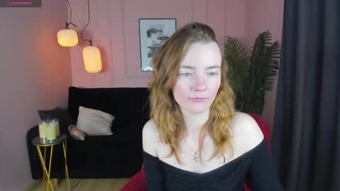 Lilian online show from March 12, 2025, 9:13 pm