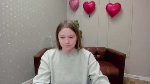 Snapshot of lilian_stars chatting on February 12, 2026, 12:55 pm Lilian online show from February 12, 2026, 12:55 pm