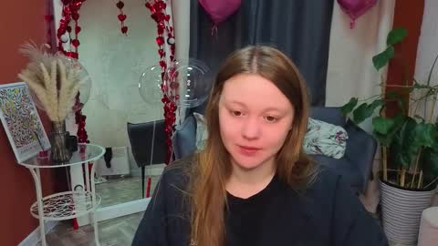 Snapshot of lilian_stars chatting on February 14, 2026, 4:42 am Lilian online show from February 14, 2026, 4:42 am