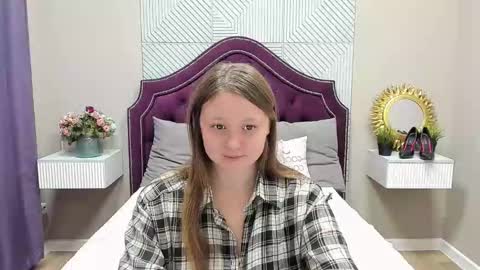 Snapshot of lilian_stars chatting on February 25, 2026, 1:32 pm Lilian online show from February 25, 2026, 1:32 pm