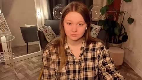 Snapshot of lilian_stars chatting on March 7, 2026, 5:37 am Lilian online show from March 7, 2026, 5:37 am