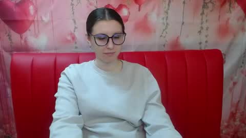 lilianashine online show from May 5, 2026, 5:15 am