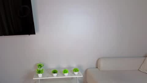 Snapshot of lilianbickford chatting on May 10, 2026, 3:06 pm Hi I am Luna online show from May 10, 2026, 3:06 pm