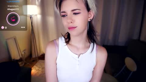 Snapshot of liliandaniels chatting on September 30, 2025, 7:02 am Lilian online show from September 30, 2025, 7:02 am