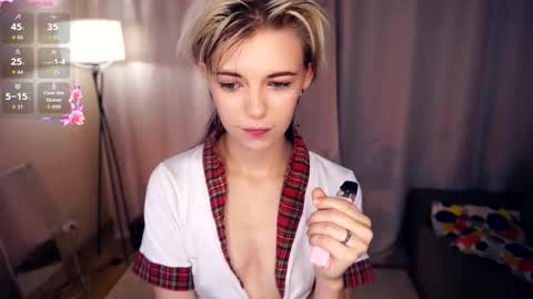 Snapshot of liliandaniels chatting on October 7, 2025, 6:21 am Lilian online show from October 7, 2025, 6:21 am