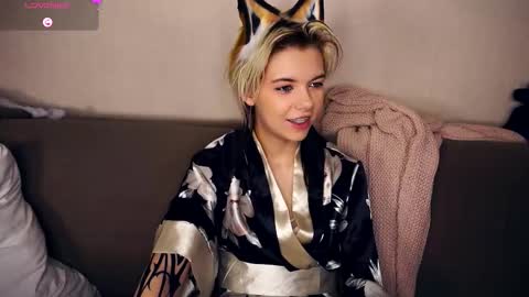 Snapshot of liliandaniels chatting on October 18, 2025, 6:26 am Lilian online show from October 18, 2025, 6:26 am