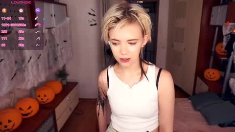 Snapshot of liliandaniels chatting on October 21, 2025, 3:35 pm Lilian online show from October 21, 2025, 3:35 pm