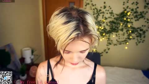 Lilian online show from November 12, 2025, 6:25 am