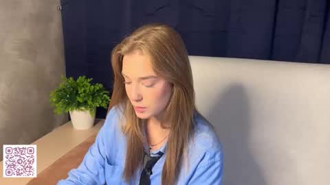 Snapshot of lilianlees chatting on October 7, 2025, 4:59 pm LilianLees online show from October 7, 2025, 4:59 pm