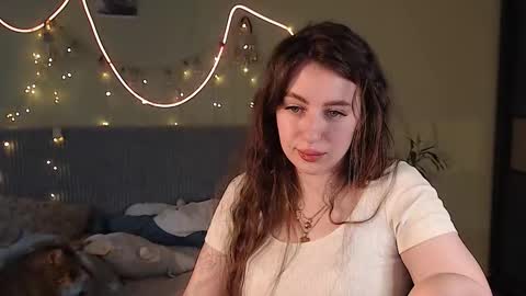 Lilu online show from November 7, 2025, 10:37 am