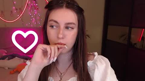 Lilu online show from November 29, 2025, 2:36 am