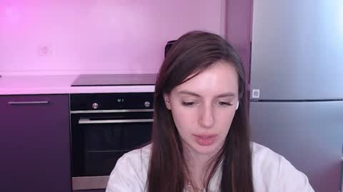 Lilu online show from June 11, 2026, 2:53 am