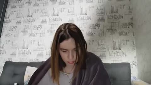 liliawoolf online show from September 27, 2025, 6:02 pm