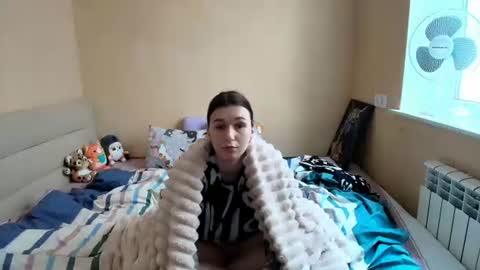 liliawoolf online show from October 13, 2025, 12:16 pm