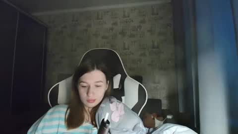 liliawoolf online show from April 29, 2026, 3:21 am